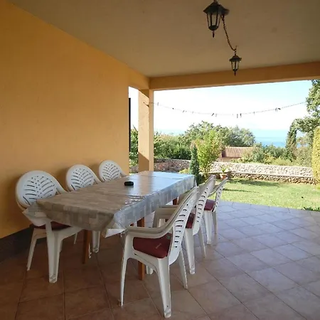 Apartment Fuer 6 Personen Ca 75 Qm In Njivice, Kvarner Bucht Krk *