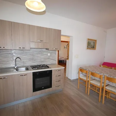 Fuer 6 Personen Ca 75 Qm In Njivice, Kvarner Bucht Krk Apartment