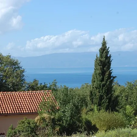 Apartment Fuer 6 Personen Ca 75 Qm In Njivice, Kvarner Bucht Krk
