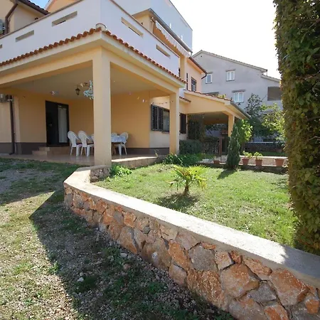 Apartment Fuer 6 Personen Ca 75 Qm In Njivice, Kvarner Bucht Krk