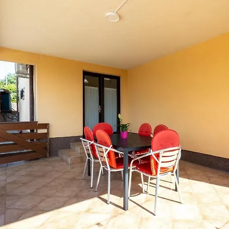 Apartament Fuer 6 Personen Ca 75 Qm In Njivice, Kvarner Bucht Krk *