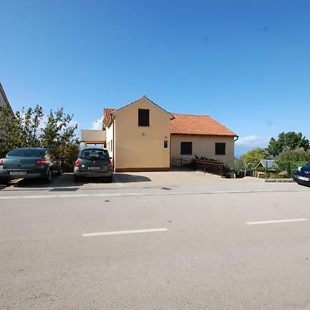 Apartament Fuer 6 Personen Ca 75 Qm In Njivice, Kvarner Bucht Krk Njivice